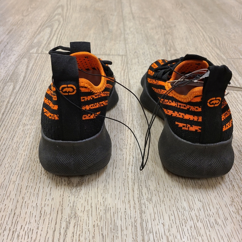 Sneakers - Picture 3 of 4